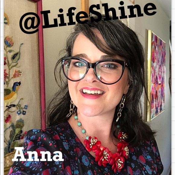 Meet this Posher🍒 - Picture 2 of 3